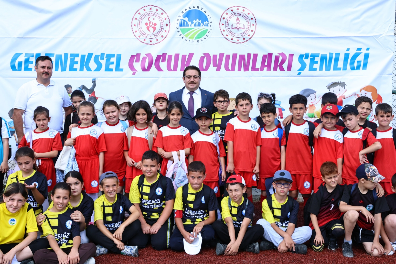 Sakarya'da Geleneksel Çocuk Oyunları Şenliği büyük ilgi gördü