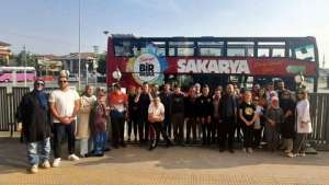 Sakarya'da turizm otobüsü ile şehir gezileri sürüyor