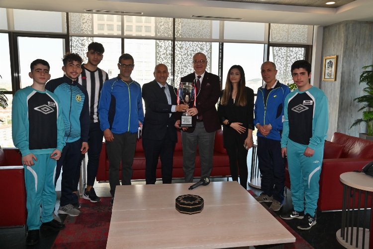 Sağırspor'dan Manisa Büyükşehir'e ziyaret 