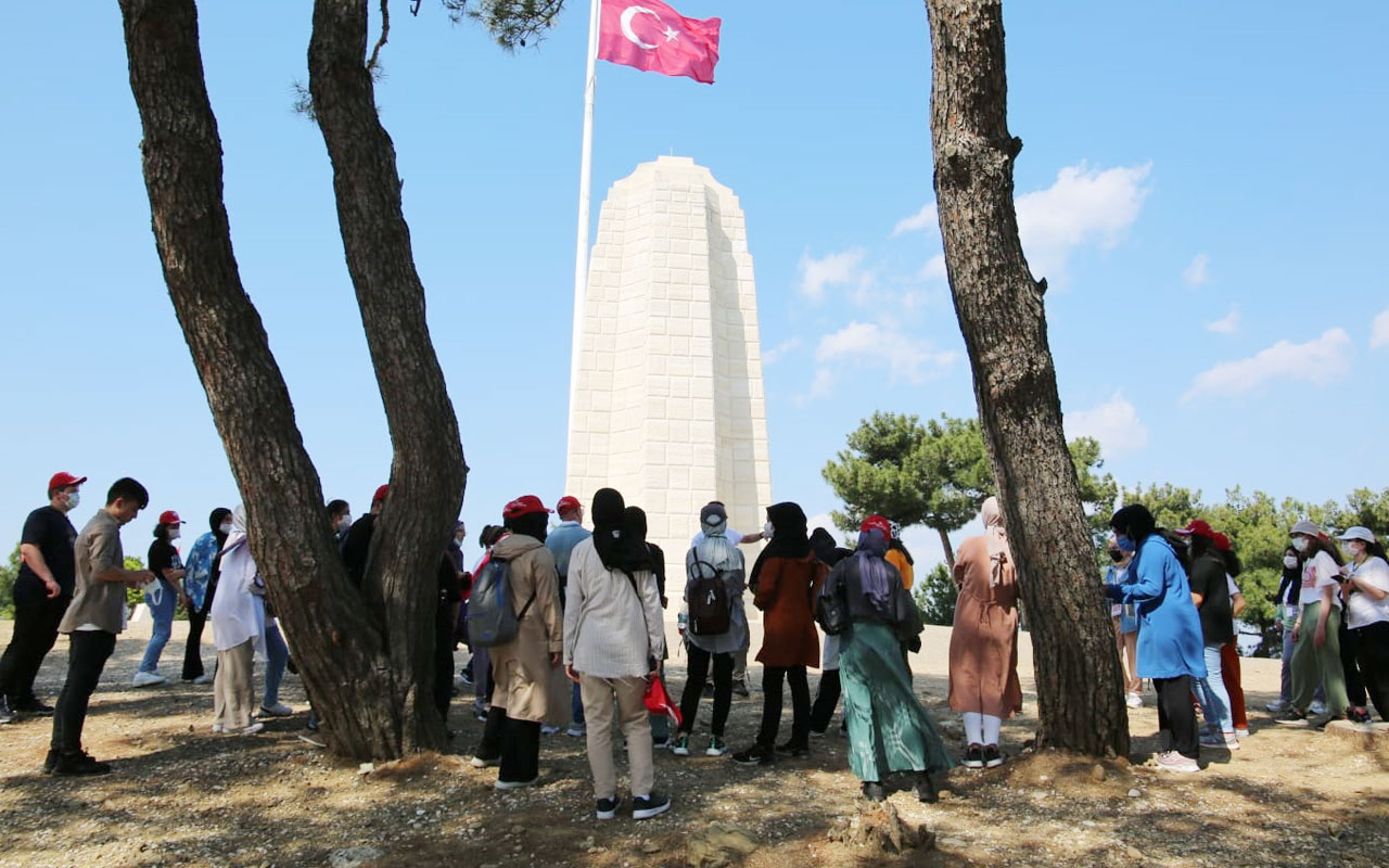 Sivaslı öğrenciler Çanakkale’nin tarihi atmosferini yerinde yaşadı