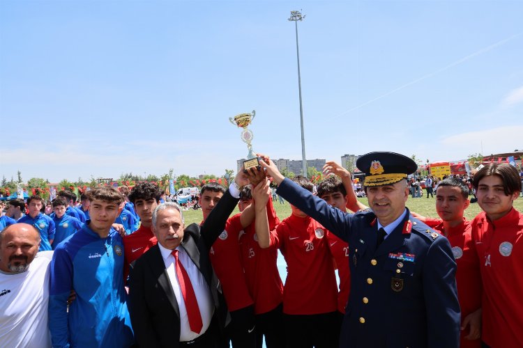 Sporcu fabrikası değil şampiyonluk fabrikası Talasgücü