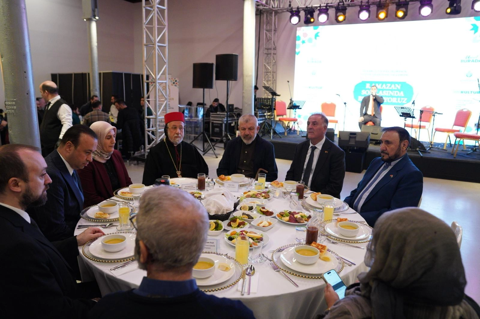 İstanbul'da Medeniyet Sofrası kuruldu