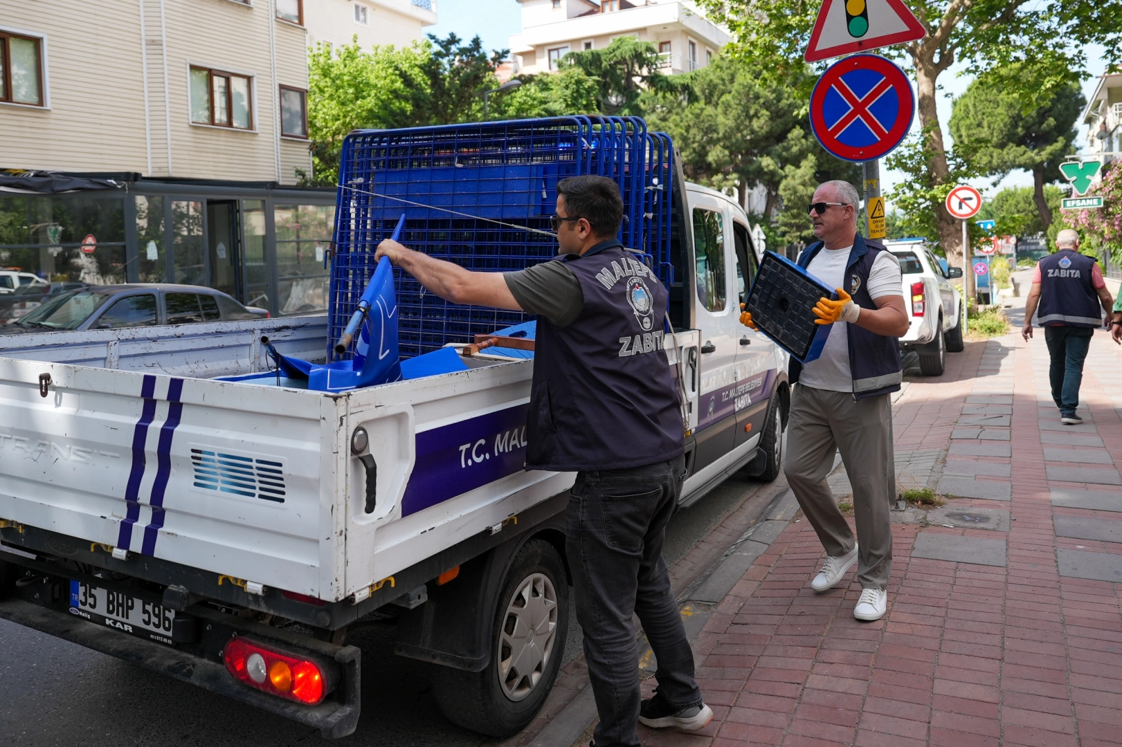 İstanbul Maltepe'de zabıta ekipleri işgallere karşı sahada