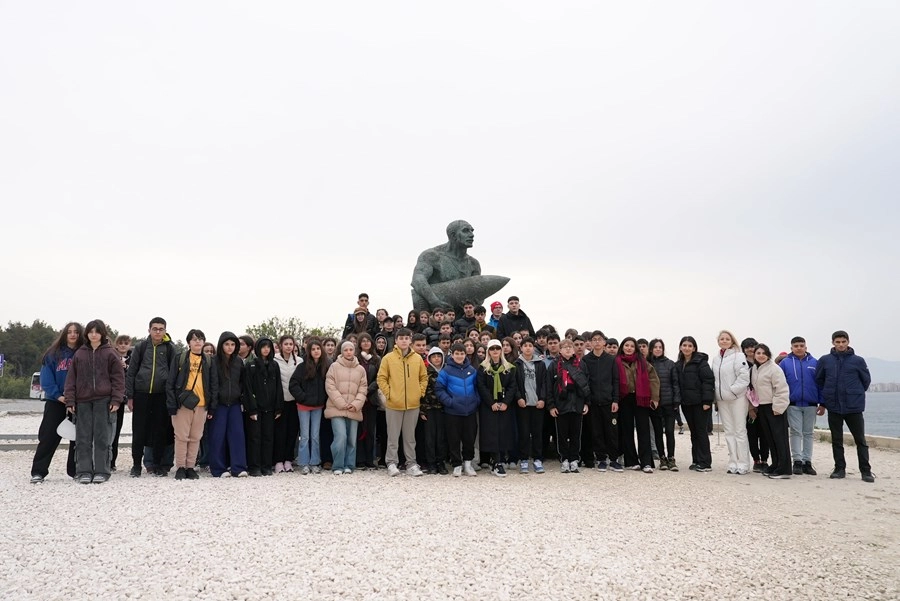 İstanbul Maltepeli öğrencilerden Çanakkale’ye duygusal ziyaret
