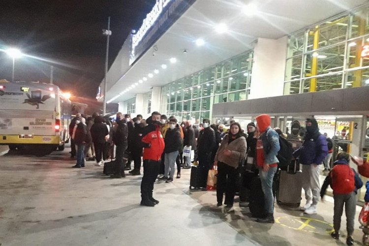 İstanbul yolcuları Bursa'da yurtlara yerleştirildi
