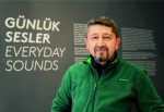 Şükür,“Günlük sesler” Sergisinde.