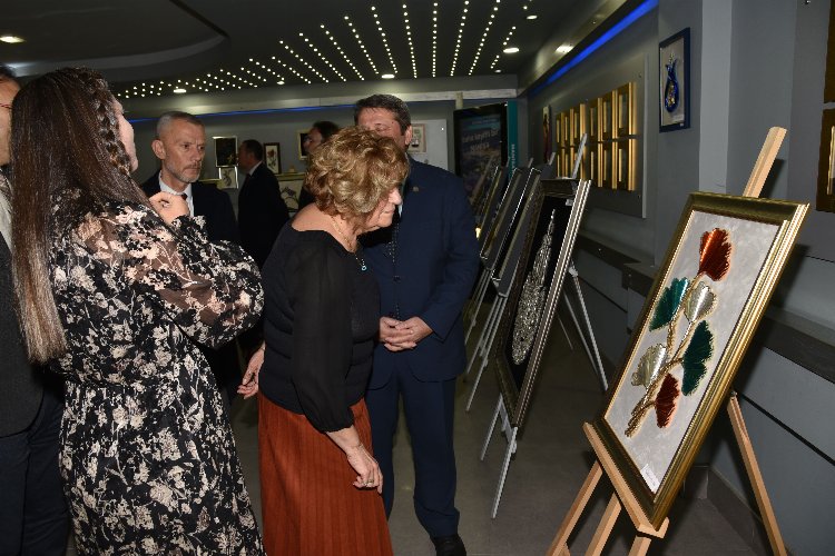 'Tel ve Çivinin Aşkı' Manisa'da sergilendi