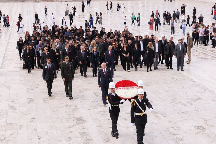 TEV 57'nci yılında Ata'nın huzurunda