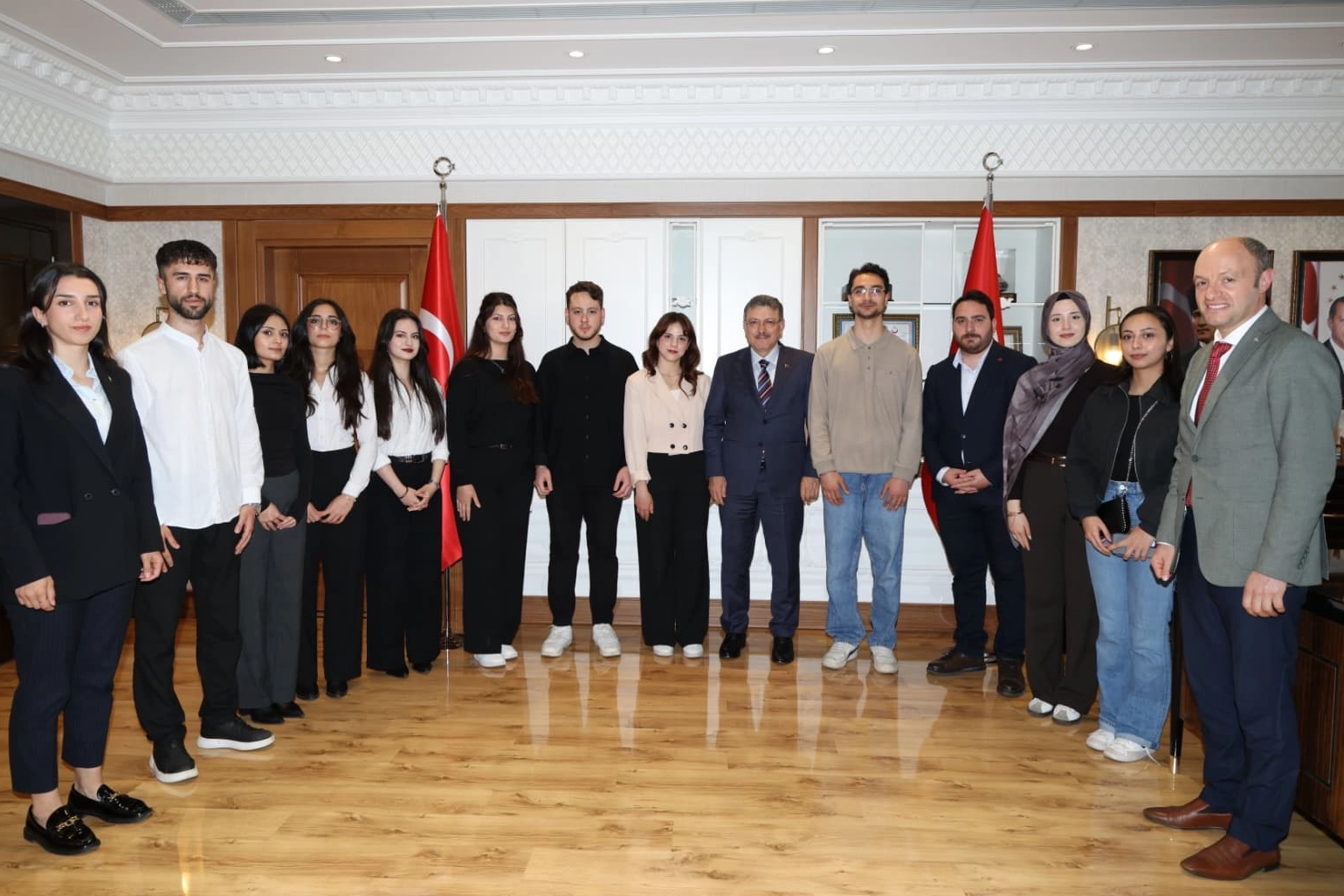 Trabzon’da hukuk öğrencilerine yargı simülasyonu ödülü