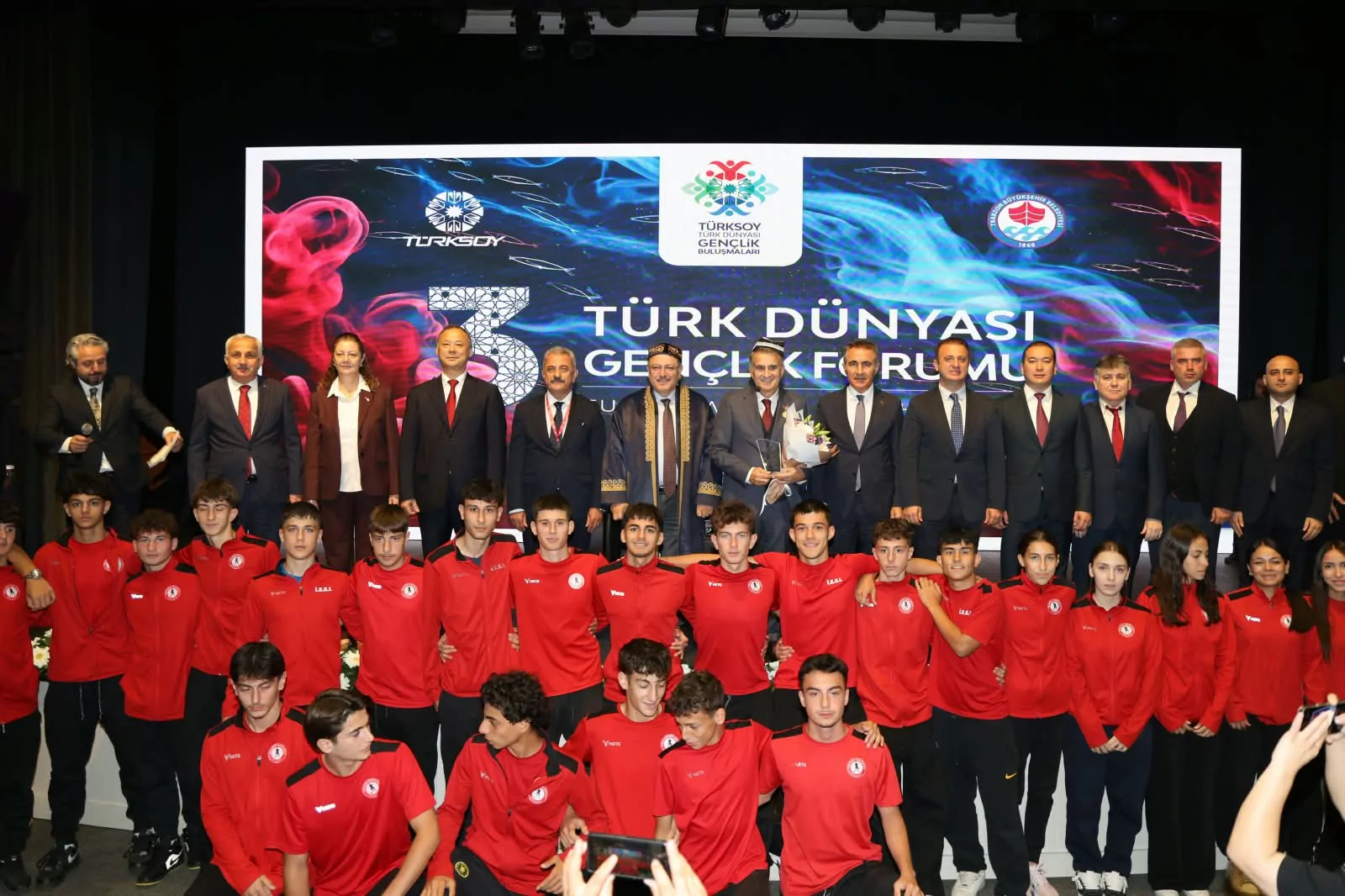 Türk Dünyası'nın gençleri Trabzon’da buluştu