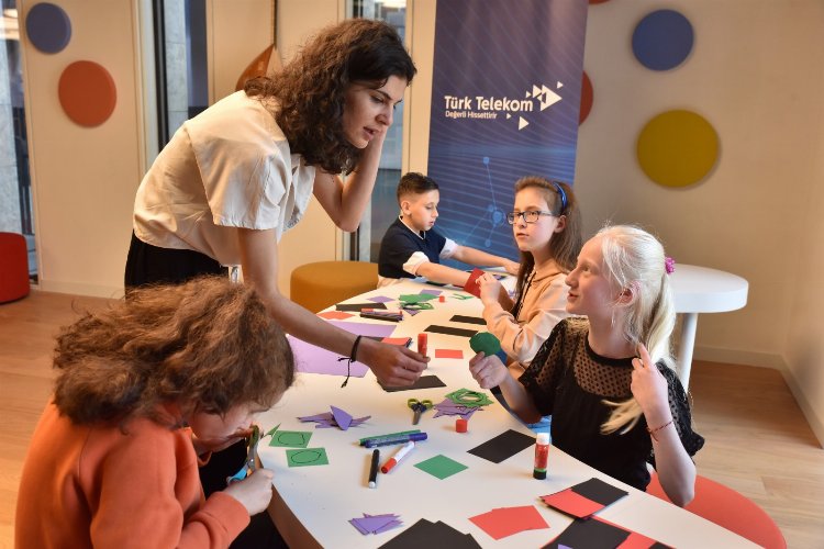 Türk Telekom’dan Engelliler Haftası’na özel sanat atölyesi 