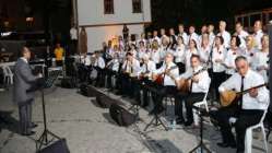 Türk Halk Müziği korosunun konseri büyüledi