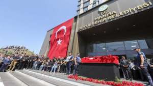 Uçan Kuşlar Bile Anısına Saygıyla Semalarda Ağladı Manisa Ferdi Başkanını Son Yolculuğuna Uğurladı