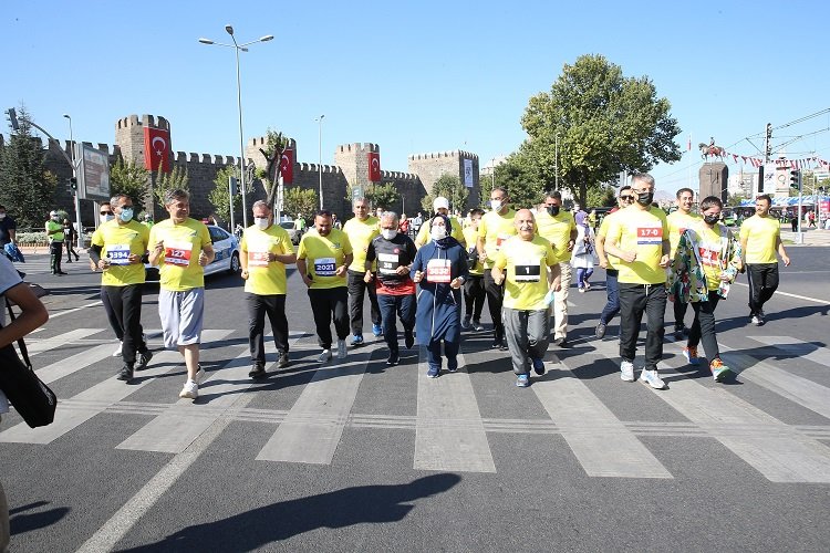 Uluslararası Kayseri Yarı Maratonu'nda heyecan başlıyor