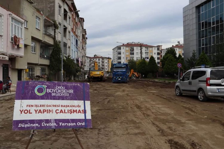 Ünye'nin sokaklarına sıcak asfalt