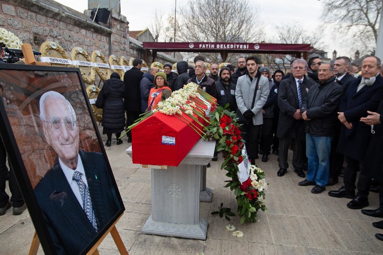 'Yaprak Dede' son yolculuğuna uğurlandı