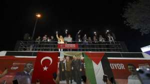 “YAŞASIN FİLİSTİN, YAŞASIN FİLİSTİN’İN ÖZGÜRLÜĞÜ, KAHROLSUN EMPERYALİZM