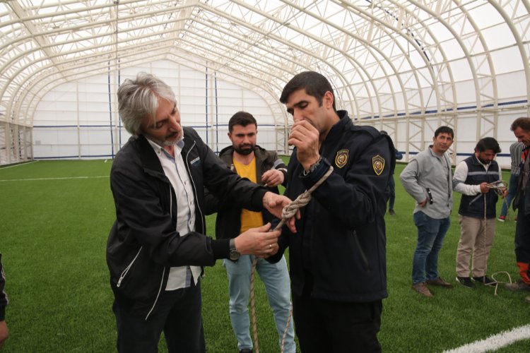 Yüksekte çalışan personele eğitim verildi 