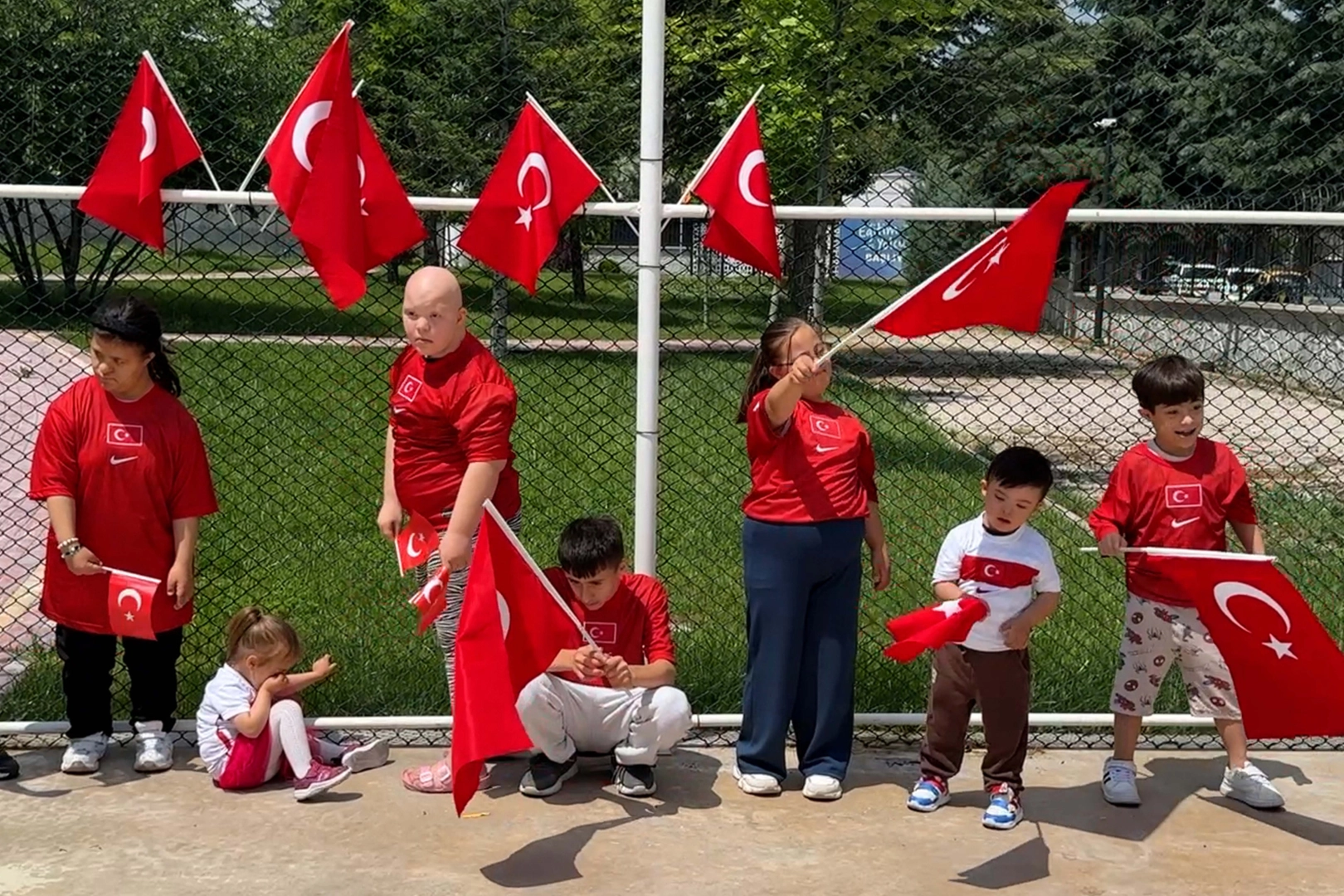 Özel yüreklerinden Milli Takım’a destek