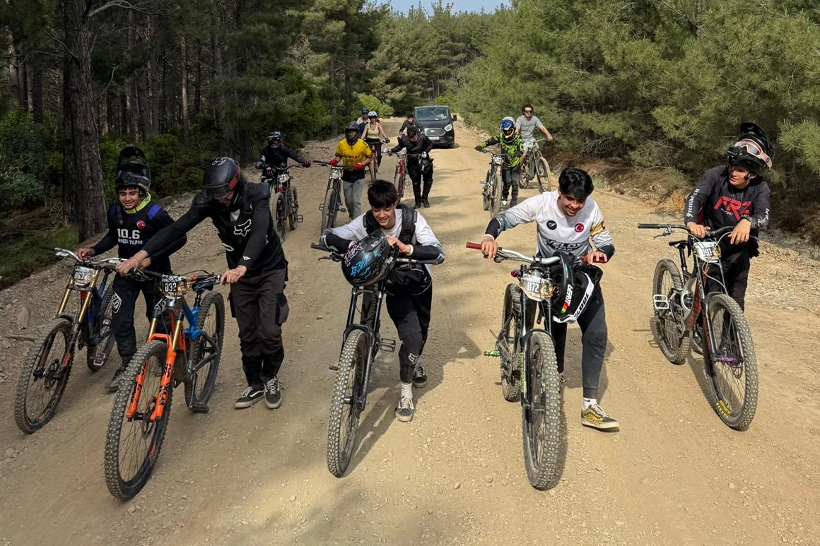 İzmir'de yeni parkurda adrenalin dolu festival
