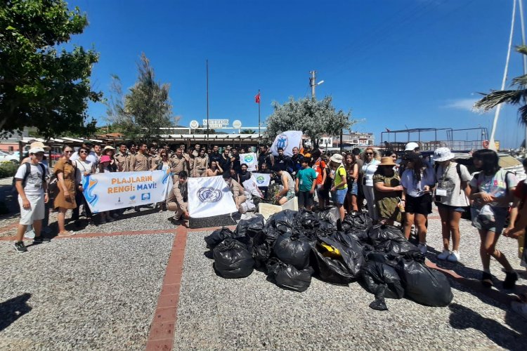 İzmir Urla'da 'deniz dibi' temizliği