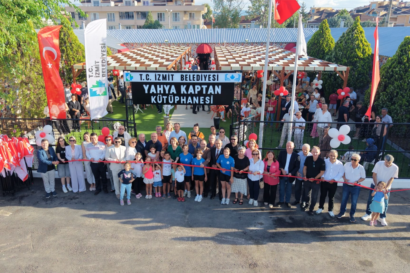 İzmit Belediyesinden hizmet atağı: Yahya Kaptan Kütüphanesi açıldı