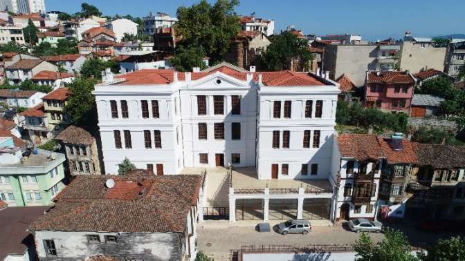 Bursa Mudanyada Tirilye Taş Mektepe müze ve akademi kimliği