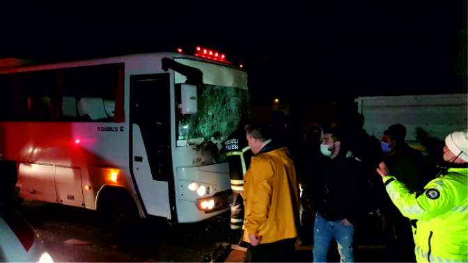 Tırla çarpışan özel halk otobüsünde 6 kişi yaralandı