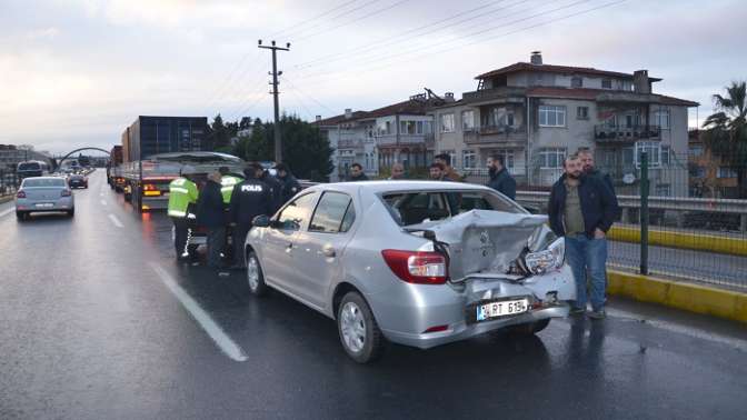 Tırla otomobilin karıştığı kazada 1 kişi yaralandı