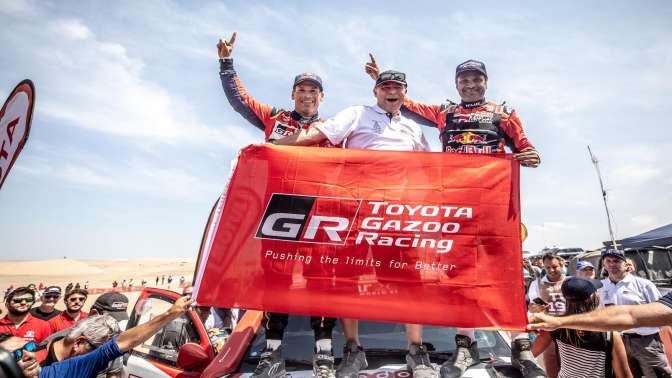 Toyota, Dakar Rallisinde tarihi bir zafere daha imza attı