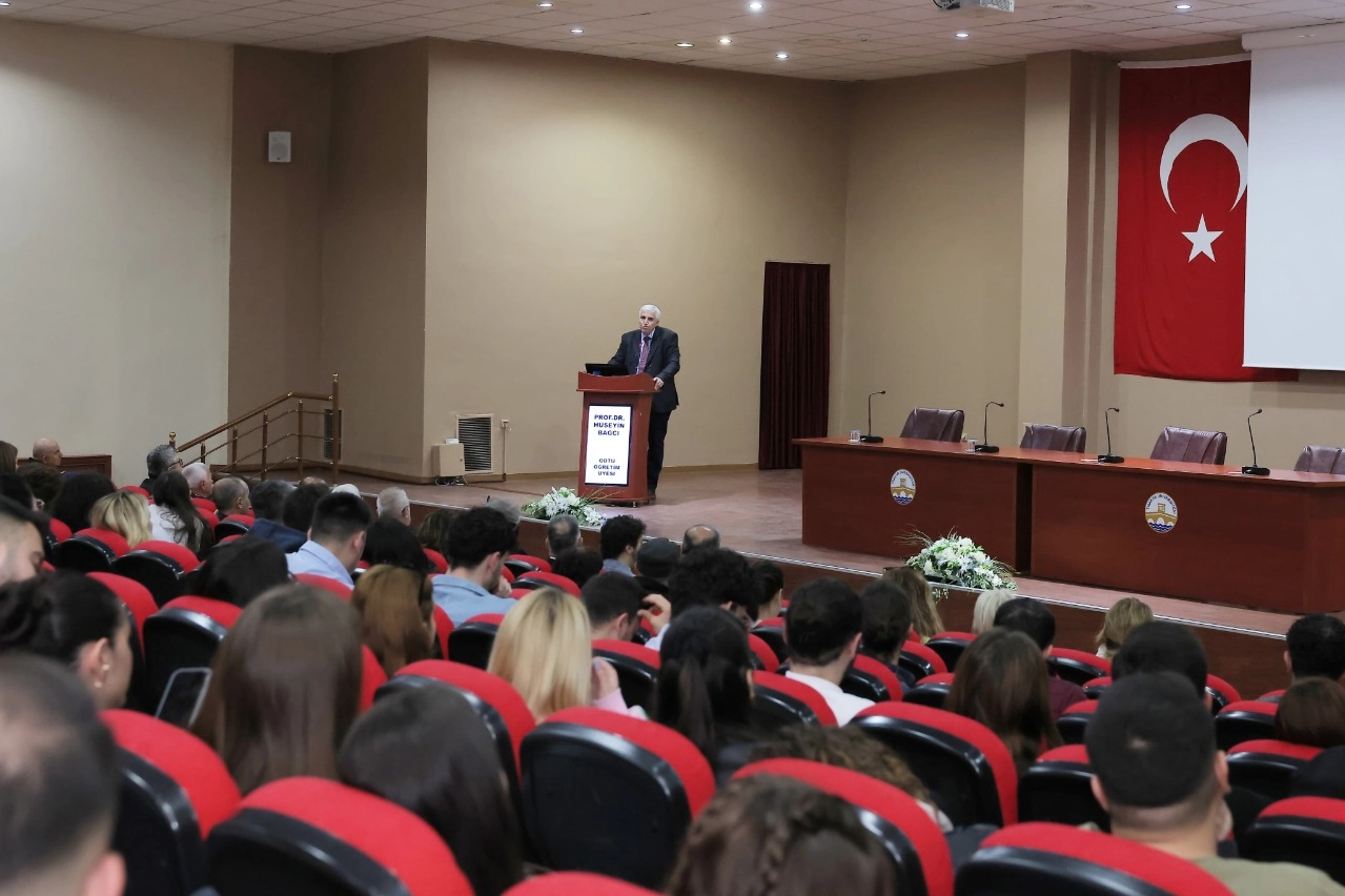 Trakya Üniversitesi’nde 'Trump sonrası dünya düzeni' konferansı