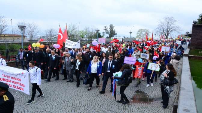 Turizm haftası kortejle başladı