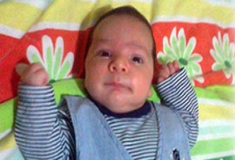 Üzerine çaydanlık devrilen 6 aylık bebek yaşamını yitirdi