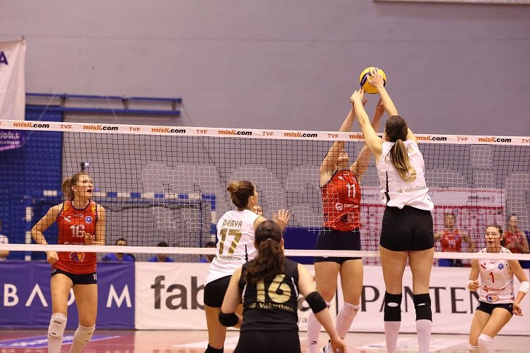 VakıfBank, ligde de kazanmaya devam ediyor