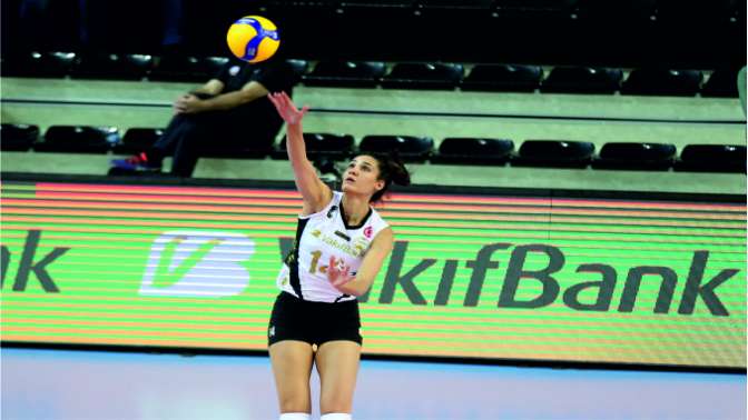 VakıfBank liderliğini sürdürdü