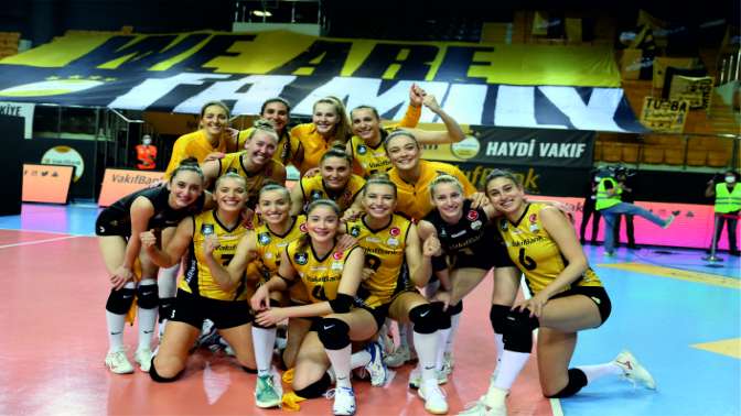 VakıfBank, üst üste dokuzuncu kez yarı finalde