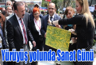 Yürüyüş yolunda Sanat Günü