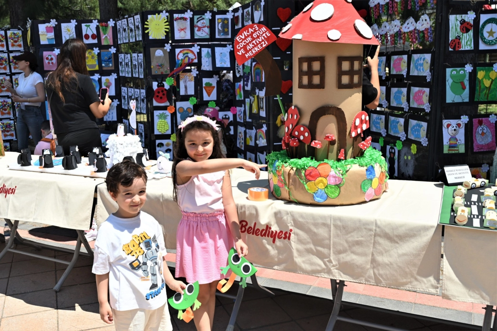 İzmir Bornova'da miniklerin büyük sergisi