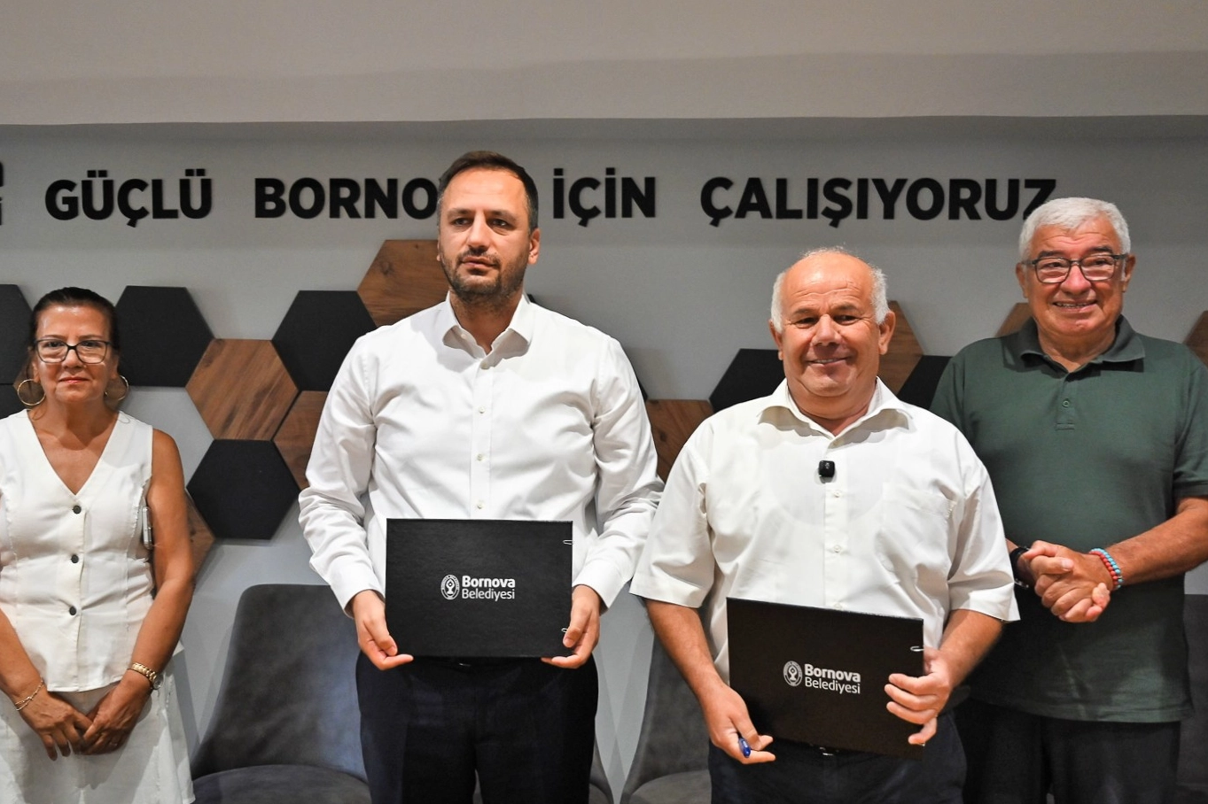 İzmir Bornova’da “Üçüncü Yaş Üniversitesi” dönemi başlıyor