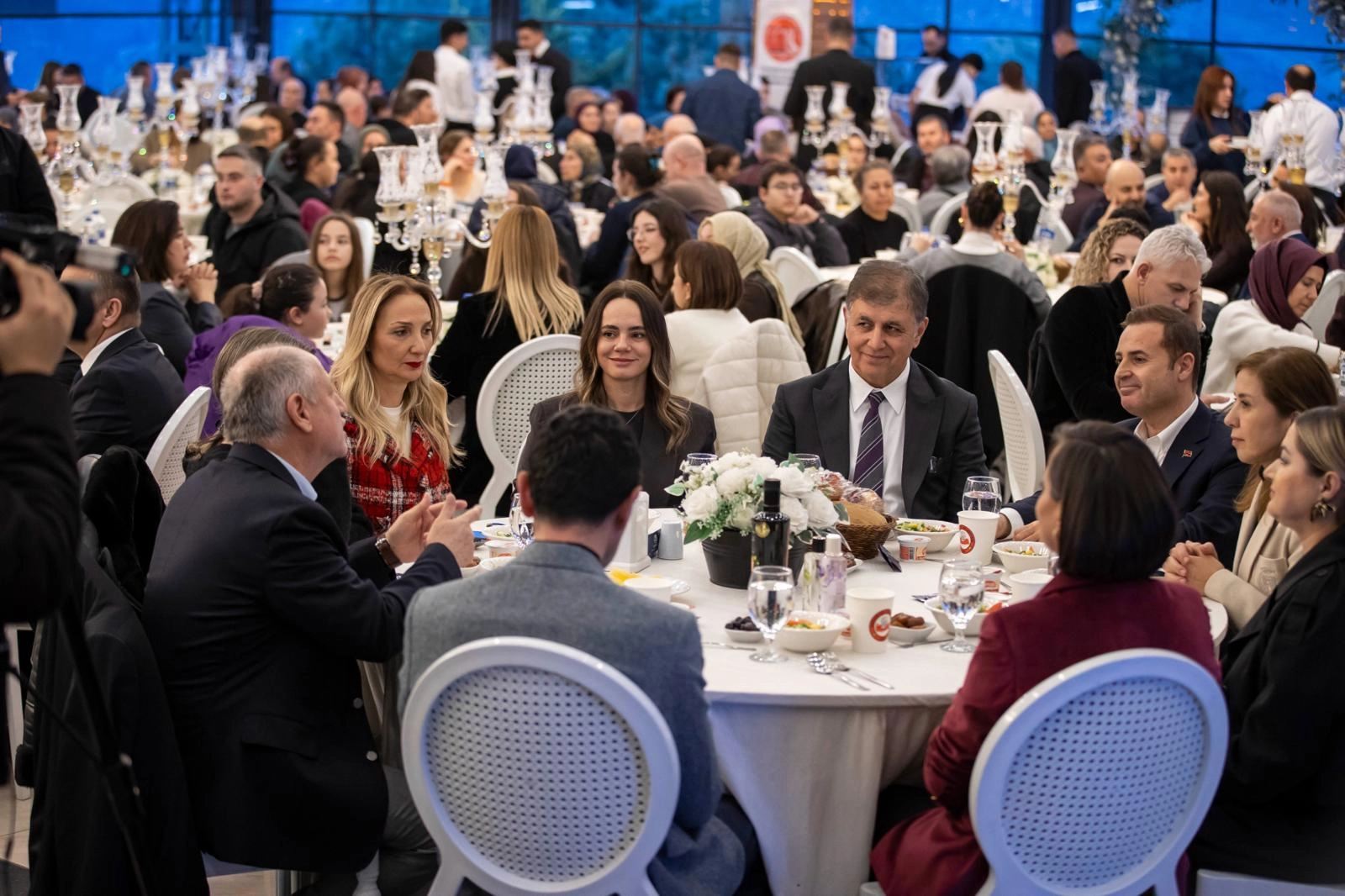 İzmir’de Balıkesirliler iftarda buluştu