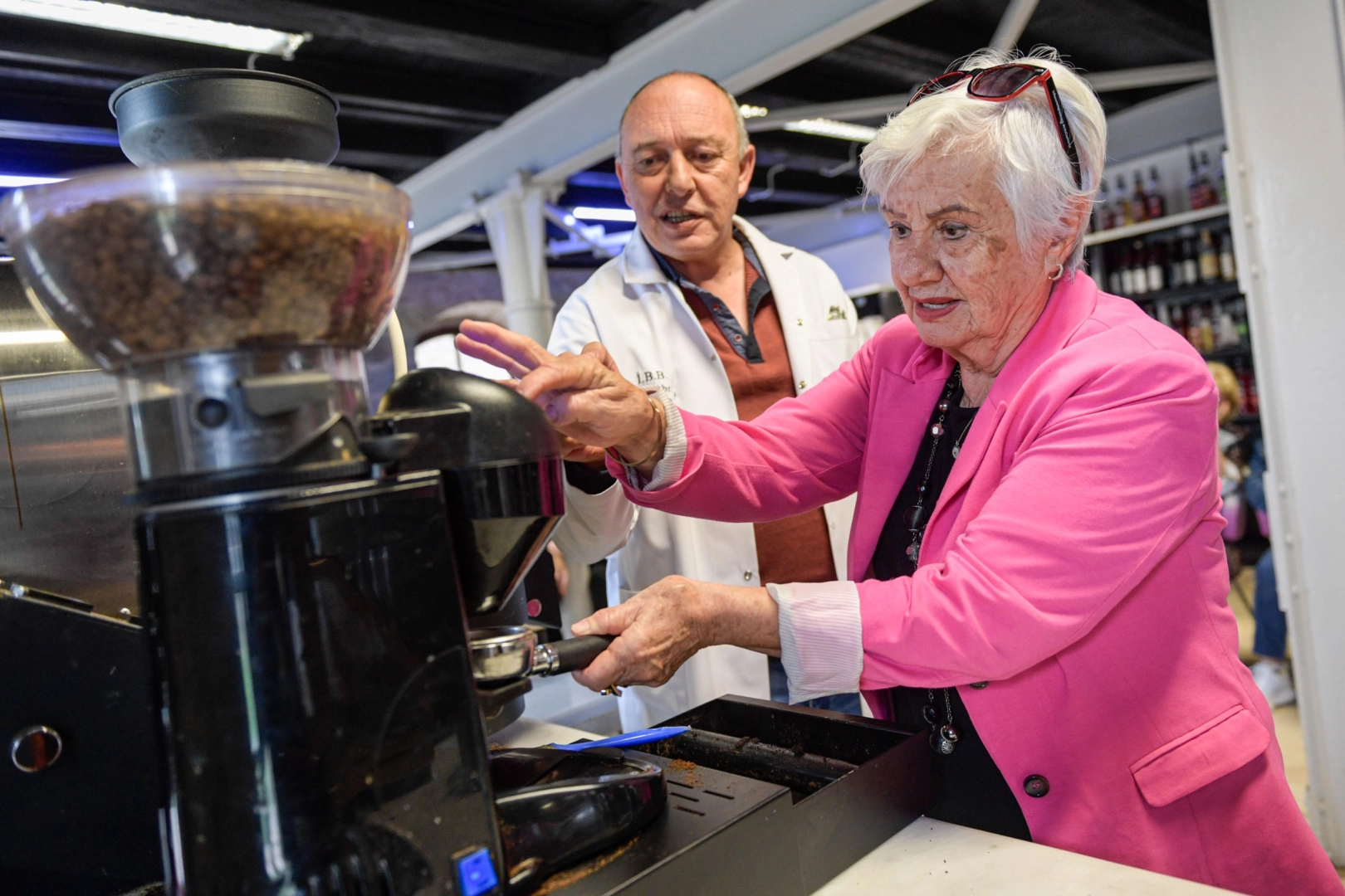 İzmir'de ileri yaş baristalar iş başında İzmir'de ileri yaş baristalar iş başında