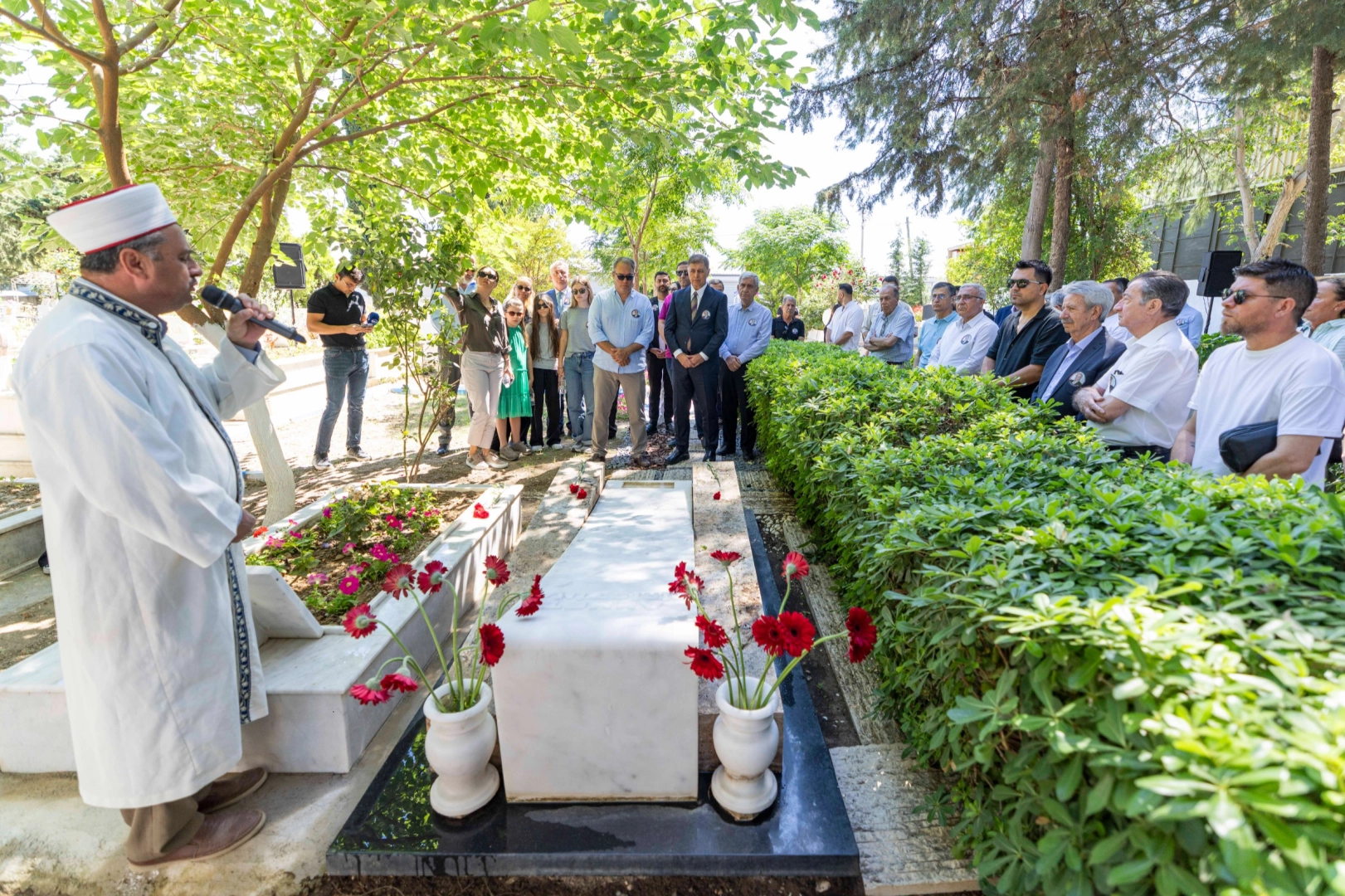 İzmir'de merhum Başkan Piriştina'ya 22 yıl sonra aynı saygı ve özlem