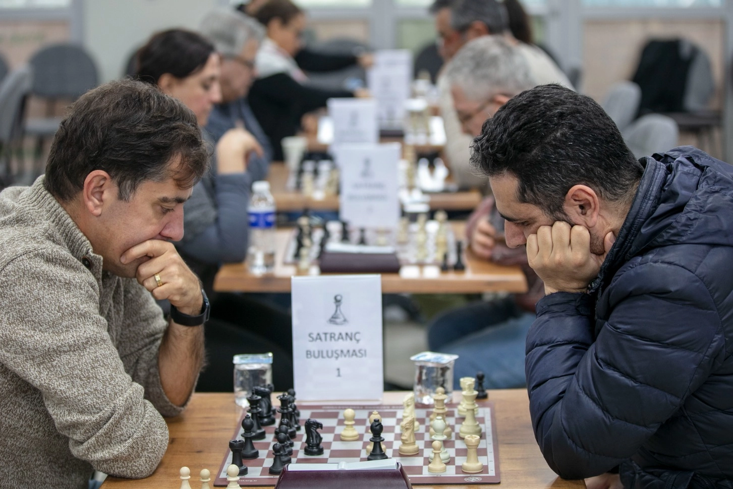 İzmir Güzelbahçe’de satranç turnuvası düzenlendi