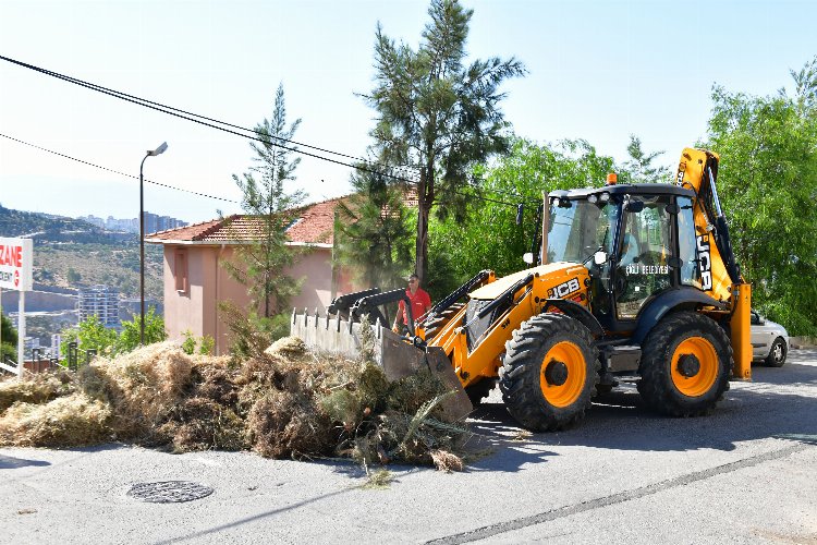 İzmir Çiğli'de kaçak moloz mücadelesi sürüyor 