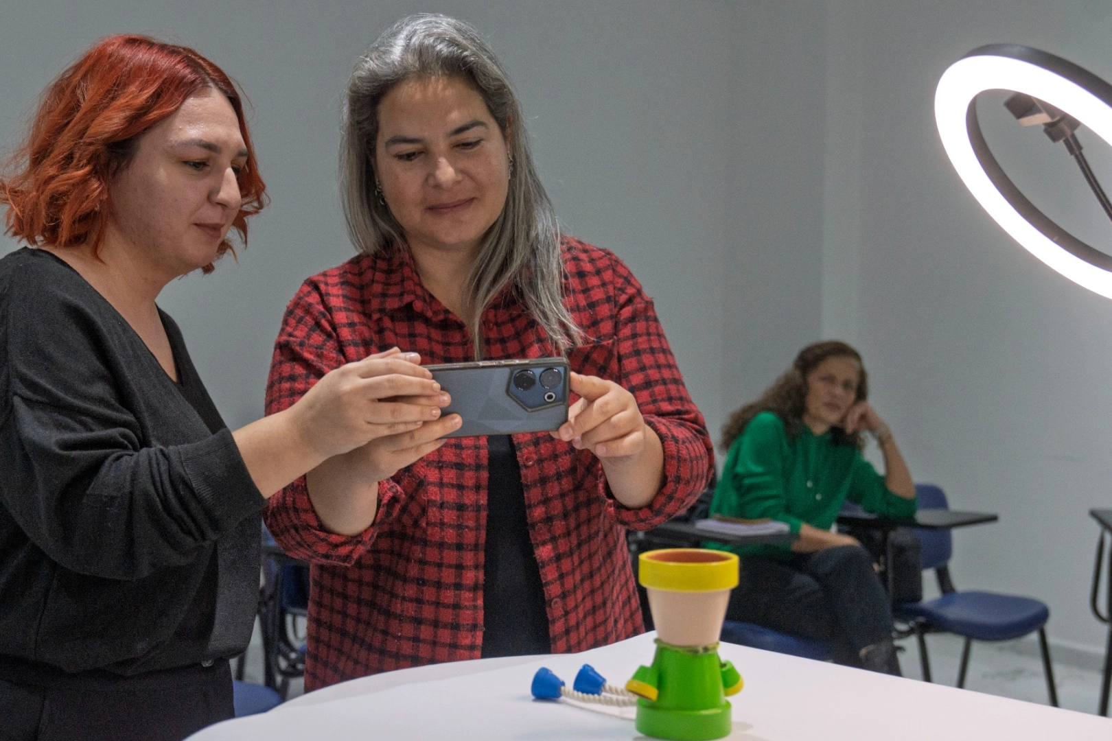 İzmir'in 'Meslek Fabrikası'... Mobilya sektörüne nitelikli eleman kazandırıyor İzmir'in 'Meslek Fabrikası'... Mobilya sektörüne nitelikli eleman kazandırıyor
