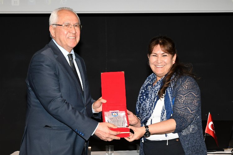 İzmir Karabağlar'da “Arşivler ve Hakikatlar” konuşuldu