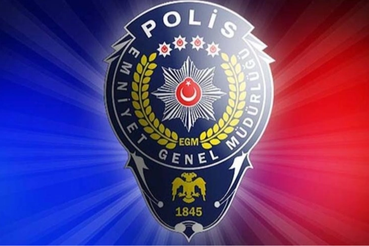 Zonguldak’ta kaldırımda motosiklet skandalı! Sürücüye ceza, eşine mukavemetten işlem