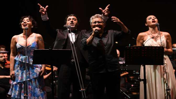 Zülfü Livaneli’den Bodur’da konser ve anlamlı mesaj