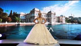 Evlilik Fuarı'nda gelinlik defilesi