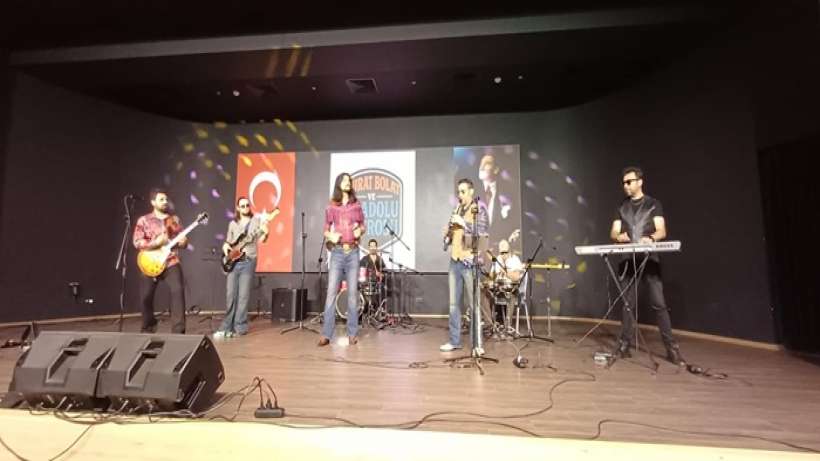 Murat Bolat ve Anadolu Retrosu Grubu öğrencilerle buluştu